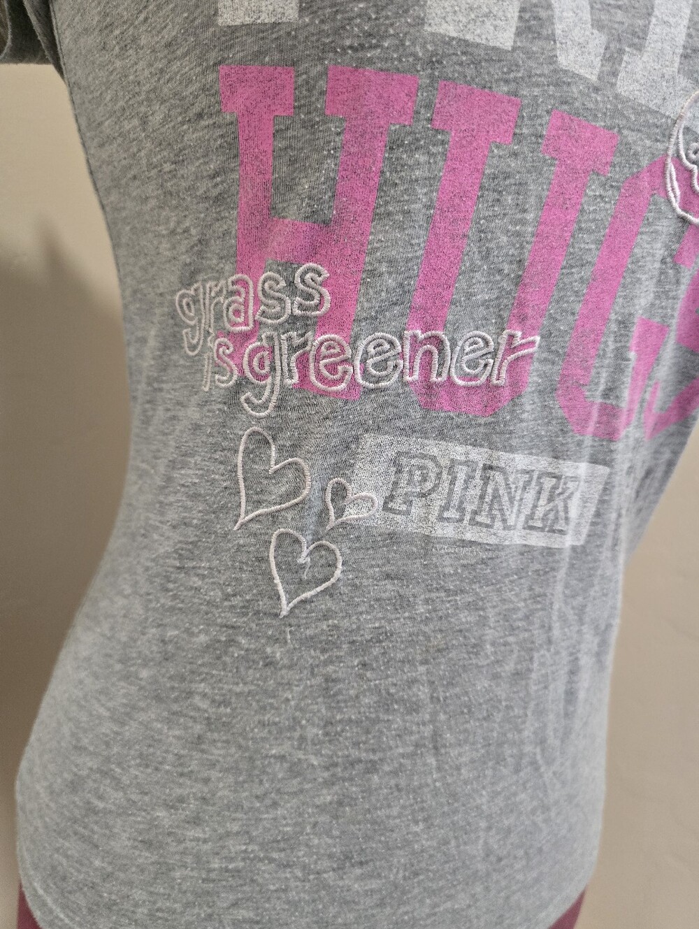 Vintage Y2K VS PINK Free Hugs T-Shirt Womens Size Small Flower Child Graphic Tee - Picture 3 of 11